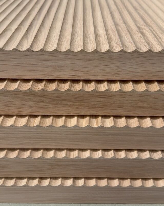 Fabulous door set with fluted oak. For both sliding and hinged doors for a commercial office in London.

#fluteddoors #flutedoak #doors #interiordesign #doorsofinstagram #architecture #joinery