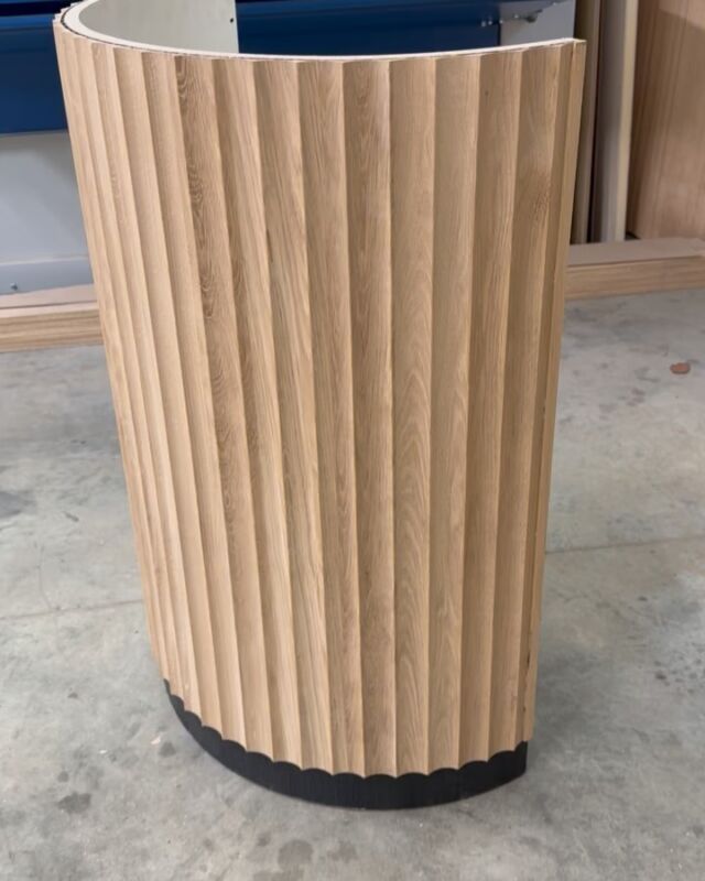 Wonderful pair curved ends using our new “jumbo” flute machined in natural solid oak and formed in 1 of our vacuum membrane presses. 

#reeded #fluted #curved  #wallpanelling #wallpanels #cncwoodworking #bespokefurniture #curvedkitchen #bespokekitchen #kitchendesign #flutedcabinets #flutedpanel #kitchenisland #interiordesign #interiordetailing #joinery #bespokejoinery #flutedkitchen #receptiondesk #architecture #architecturelovers #interiordesign #bar